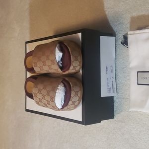 GUCCI SIZE 40 COLOR BEIGE RUGGINE 100% AUTHENTIC